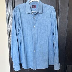 UNTUCKit Light Blue Casual Button-Down Shirt